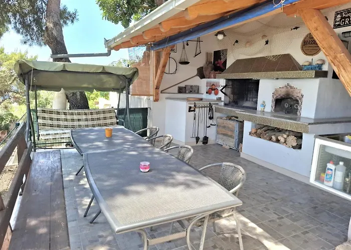 Apartments Bartol With Free Bikes And Great Local Food