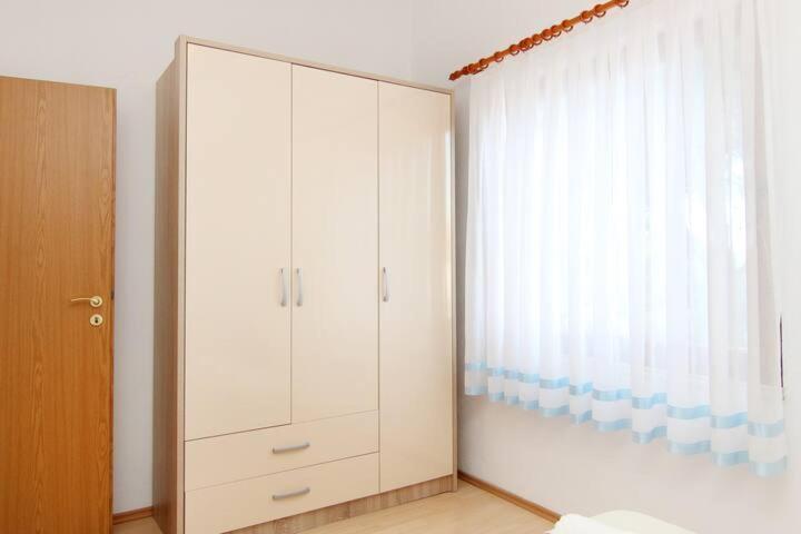 Bartol With Free Bikes And Great Local Food Apartament