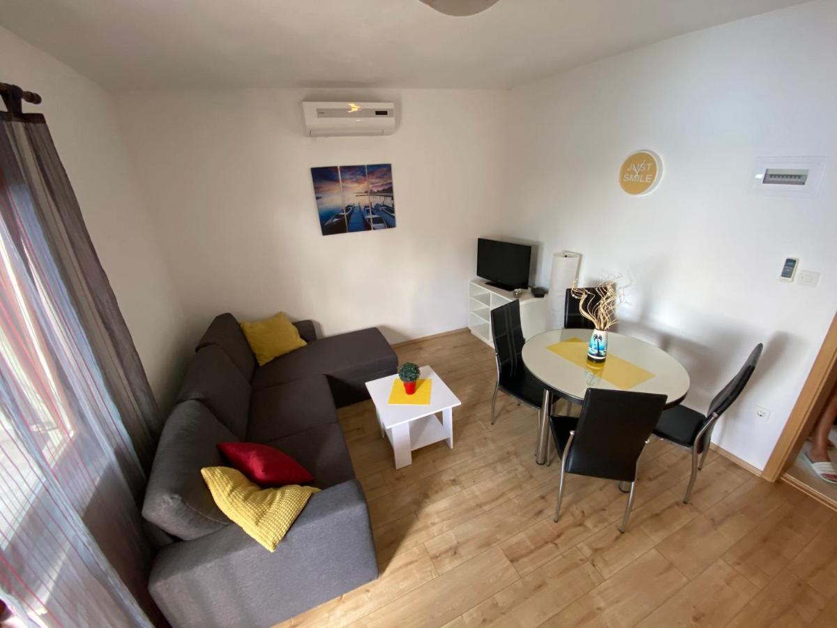 Apartament Bartol With Free Bikes And Great Local Food Trogir