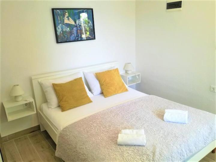 Bartol With Free Bikes And Great Local Food Apartament *